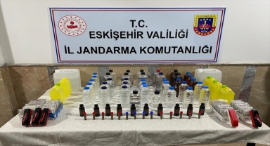 Eskişehir'de evinde sahte içki ürettiği iddia edilen şüpheli yakalandı