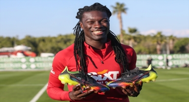 Galatasaraylı Gomis, şampiyonluğa ilerlemenin formülünü anlattı:
