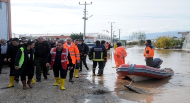 Antalya'da kuvvetli yağış sele neden oldu