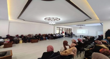 Hüyük'te düzenlenen seminerde annelere uyuşturucu bağımlılığı anlatıldı