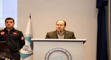 Kayseri Büyükşehir Belediyesi itfaiyesinden personele yangın eğitimi