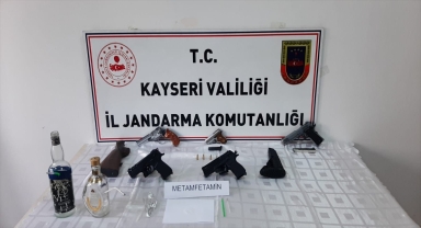 Kayseri'de iş yerinde ruhsatsız tabanca ve uyuşturucu bulundu