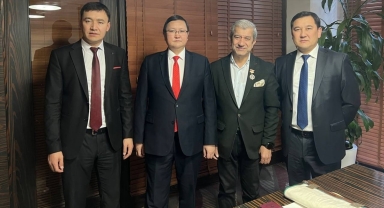 Kırgızistan'dan Mevlüt Yeni'ye onur ödülü