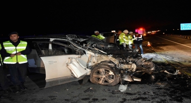 Kırıkkale'de 3 aracın karıştığı trafik kazasında 1 kişi öldü, 4 kişi yaralandı