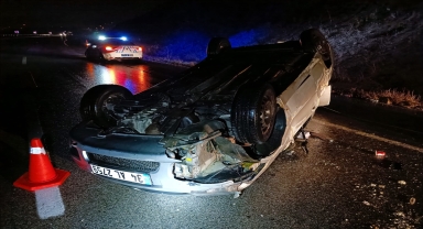 Kırıkkale'de devrilen otomobildeki 4 kişi yaralandı