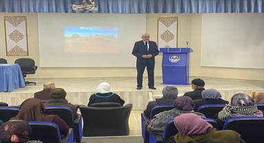 Kırşehir Müftülüğünce umre yolcularına seminer verildi