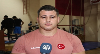 Milli güreşçi Kayaalp, Yozgat Güreş Eğitim Merkezi'ni ziyaret etti