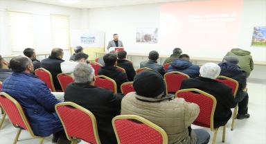 Sarıoğlan'da çiftçiler Kırsal Kalkınmayı Destekleme Programları hakkında bilgilendirildi 