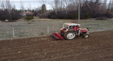 Sultan 2. Mahmud'un vakıf arazisinde öğrenciler tarımı ekip biçerek öğreniyor