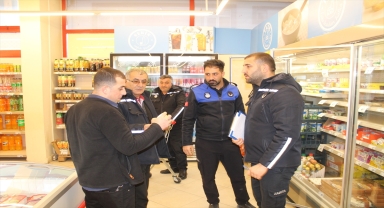 Yunak'ta marketlerde denetim yapıldı