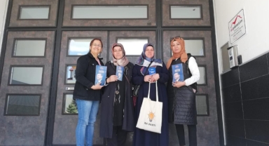AK Parti Kadın Kolları Kapı Kapı Geziyor