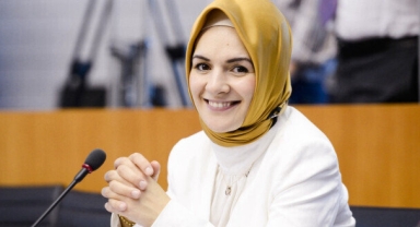 Aile ve Sosyal Hizmetler Bakanı Mahinur Özdemir Kimdir?