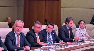 Vekiller Göreve Başladı: Ünvere Çifte Görev!