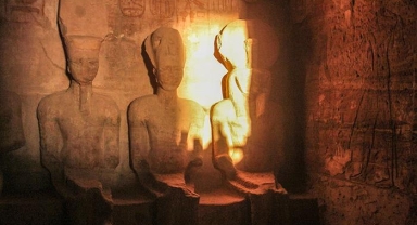 Firavun'a güneş vurdu! Yılda sadece 2 kez gerçekleşiyor