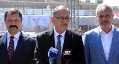 Bakan Özhaseki: 1 yıl içinde 400 bin deprem konutu teslim edilmiş olacak