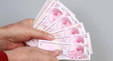 En düşük emekli maaşı belli oldu! Yurt dışı çıkış harcı 500 liraya çıkacak