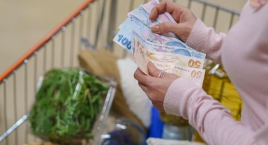 Hizmet üretim yıllık yüzde 0,8 arttı