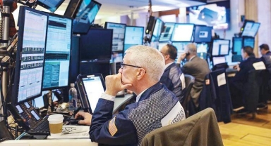 Piyasalarda çifte kaos