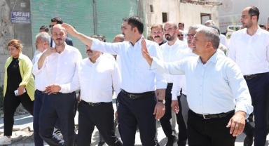 Bakan Kurum: Her şeyi yıkacağız....