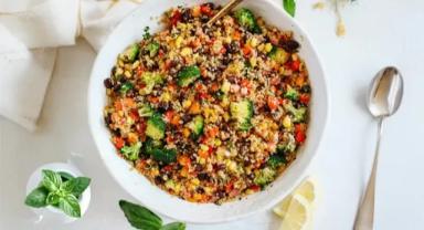 Ferahlatıcı Kinoa Salatası: Sağlıklı Bir Tarif