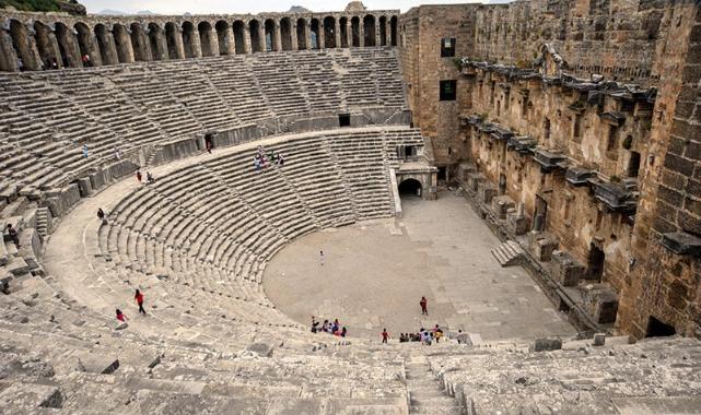 Aspendos Antik Tiyatrosu: Antalya'nın Tarihine Yolculuk