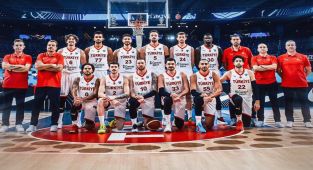 A Milli Erkek Basketbol Takımı Yarı Finale Yükseldi: Polonya'yı 91-77 Yenerek Avrupa Şampiyonası'nda Tarihe Yazıldı