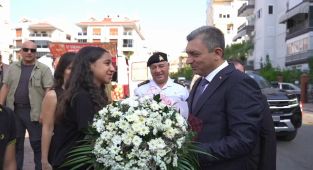 Antalya'da Yeni Eğitim-Öğretim Yılı Başladı: İlk Ders Zilleri Çaldı