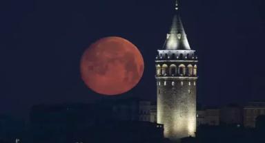 Süper Ay için geri sayım başladı! Dünya'ya 361 bin 459 kilometre yaklaşacak!