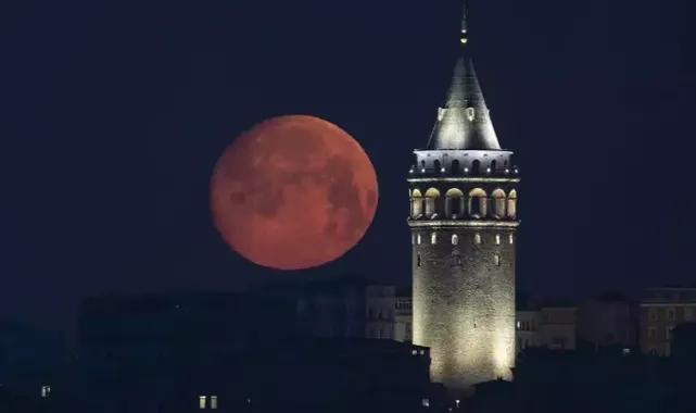 Süper Ay için geri sayım başladı! Dünya'ya 361 bin 459 kilometre yaklaşacak!