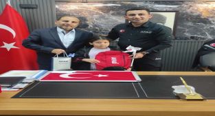 AFAD Gönüllüsü ve Kızı İl Müdürü Cengiz Çavuş'u Ziyaret Etti