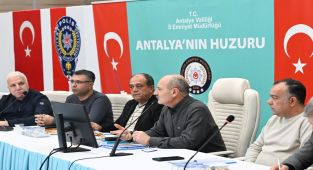 Antalya Emniyet Müdürlüğü Haftalık Değerlendirme Toplantısı Gerçekleştirildi