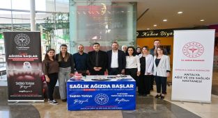 Antalya'da Ağız ve Diş Sağlığı Haftası Bilgilendirme Standı Kuruldu