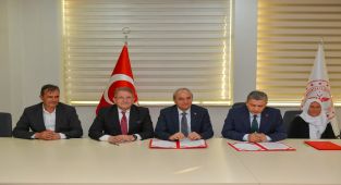 Antalya'da Hayırseverlerle Dört Yeni Sağlık Yatırımı Protokolü İmzalandı