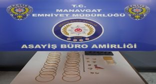 Antalya'da Nitelikli Dolandırıcılık: Polis Kimliğiyle Ziynet Eşyası Gasp Edildi