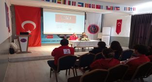Karaman'da Kızılay Haftası'nda Lise Öğrencilerine Kan Bağışı Semineri