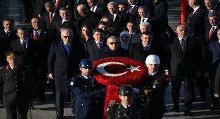 Mehmet Nuri Ersoy, Atatürk'ü Anıtkabir'de Minnetle Anıtkabir'de Anma Törenine Katıldı