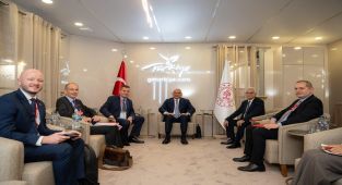 Turizm Heyeti Londra'da Dünya Devleriyle Buluştu, İş Birlikleri Masaya Yatırıldı