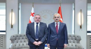 Uraloğlu, Gürcistanlı Bakan Sokhadze ile Altyapı İşbirliğini Görüştü