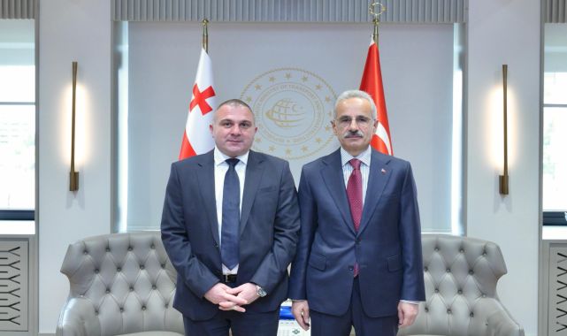 Uraloğlu, Gürcistanlı Bakan Sokhadze ile Altyapı İşbirliğini Görüştü