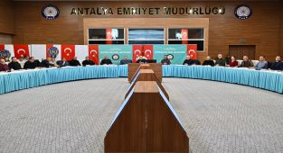 Antalya Emniyet Müdürü Zaimoğlu Başkanlığında Haftalık Değerlendirme Toplantısı