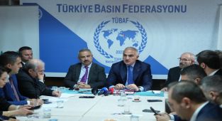 Bakan Ersoy'dan Anadolu Sohbetleri'nde Basın Mensuplarıyla Önemli Gündem Toplantısı