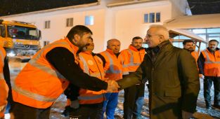 Bakan Uraloğlu'ndan Karla Mücadele Eden Ekiplere Teşekkür Ziyareti
