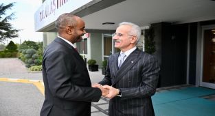 Türkiye ve Somali Denizcilik İş Birliği Güçleniyor: Uraloğlu ve Nur Görüşmesi