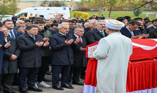 Ulaştırma Bakanı Uraloğlu, Cemal Öztürk'ün Cenaze Törenine Katıldı