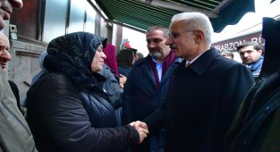 Ulaştırma Bakanı Uraloğlu, Köseoğlu'nun Vefat Eden Eşine Taziye Ziyareti