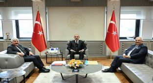 Ulaştırma Bakanı Uraloğlu Sağlık Bilimleri Üniversitesi Heyetiyle Görüşme Yaptı