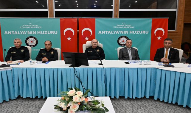 Antalya Emniyet Müdürlüğü Aylık Değerlendirme Toplantısı Gerçekleştirildi