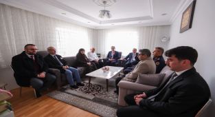 Karaman Valisi Çiçek, Şehit Ailesini Kâzımkarabekir'de Ziyaret Etti