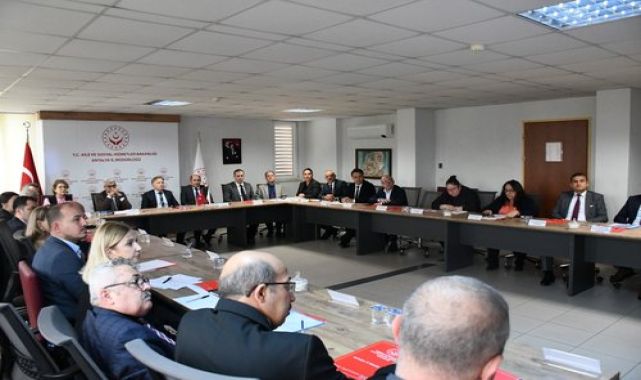 Antalya'da Aile Koordinasyon Toplantısı Vali Yardımcısı Erol Tanrıkulu Başkanlığında Yapıldı