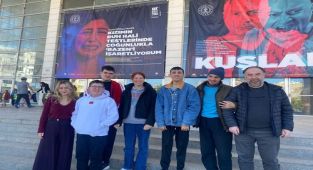 Antalya'da Özel Gereksinimli Bireyler Tiyatro Oyunuyla Buluştu